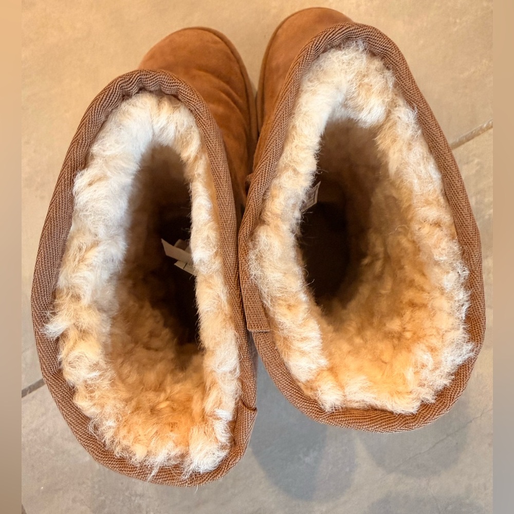 UGG Australia Classic Short 5825 Chestnut Shearling Boots - Picture 6 of 10